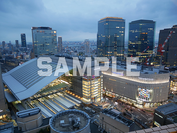 夕暮れ時のJR大阪駅 1