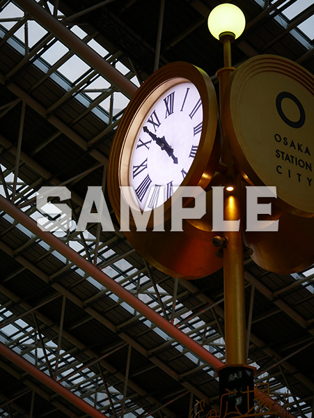 大阪ステーションシティ 時空の広場 金の時計